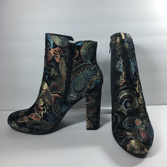 BAMBOO Living-23S Floral Brocade Block Heel Women's Ankle Bootie Boots Size 6 - Picture 3 of 8